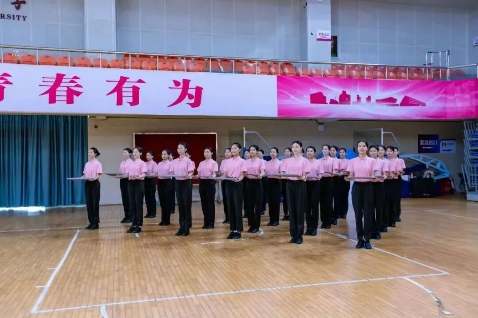 都尽显专业