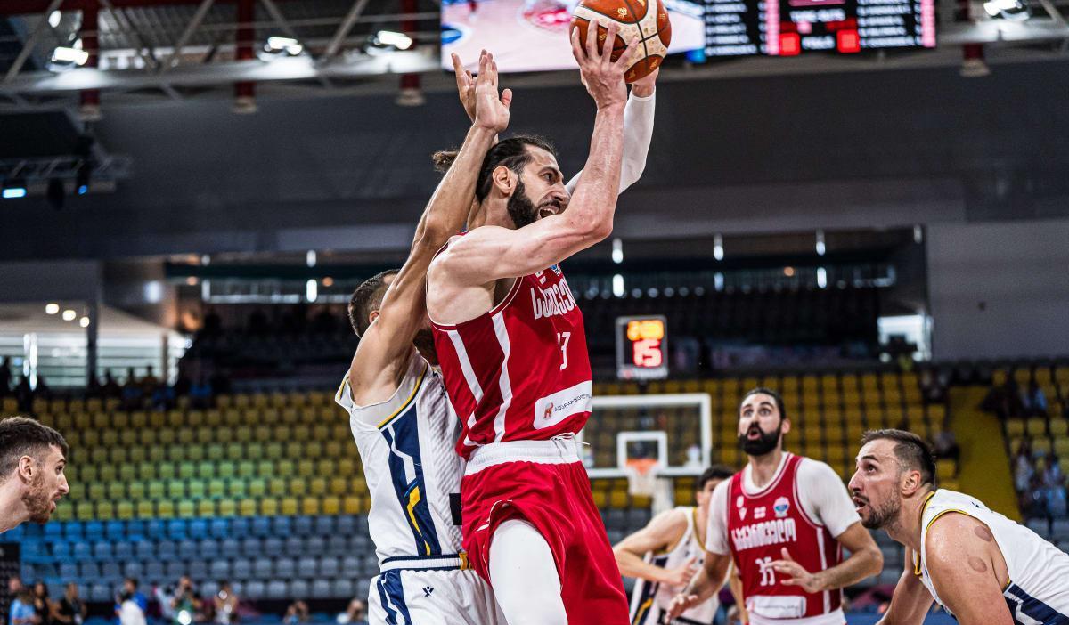 欧锦赛中的, 他的篮下进